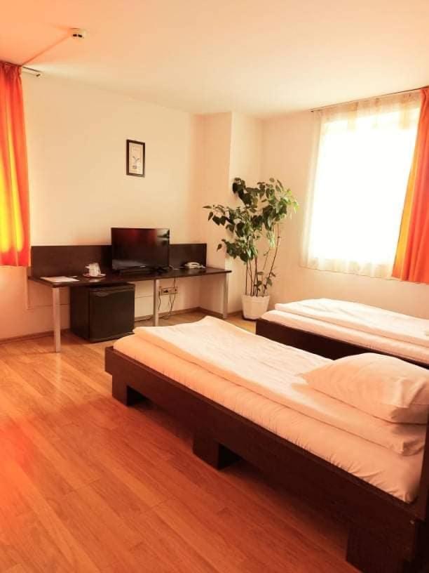 Villa Grande Iasi Buitenkant foto
